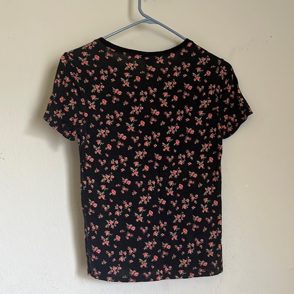 Small forever 21 tshirt - Picture 2 of 3